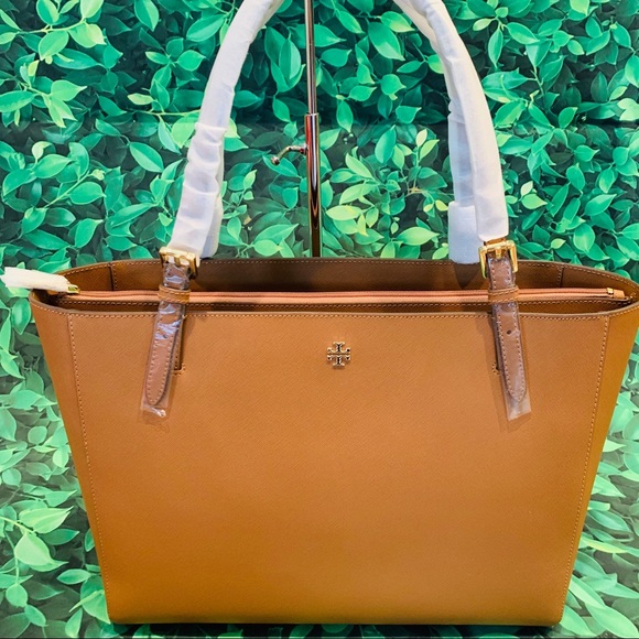 Tory Burch Handbags - TORY BURCH Emerson Leather Large Buckle Tote